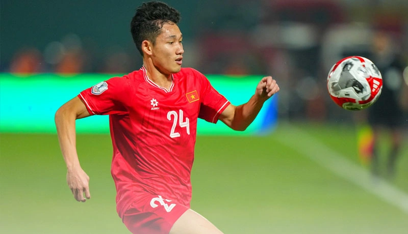 Trận đấu giao hữu tại Malaysia của cầu thủ Hai Long với Man United